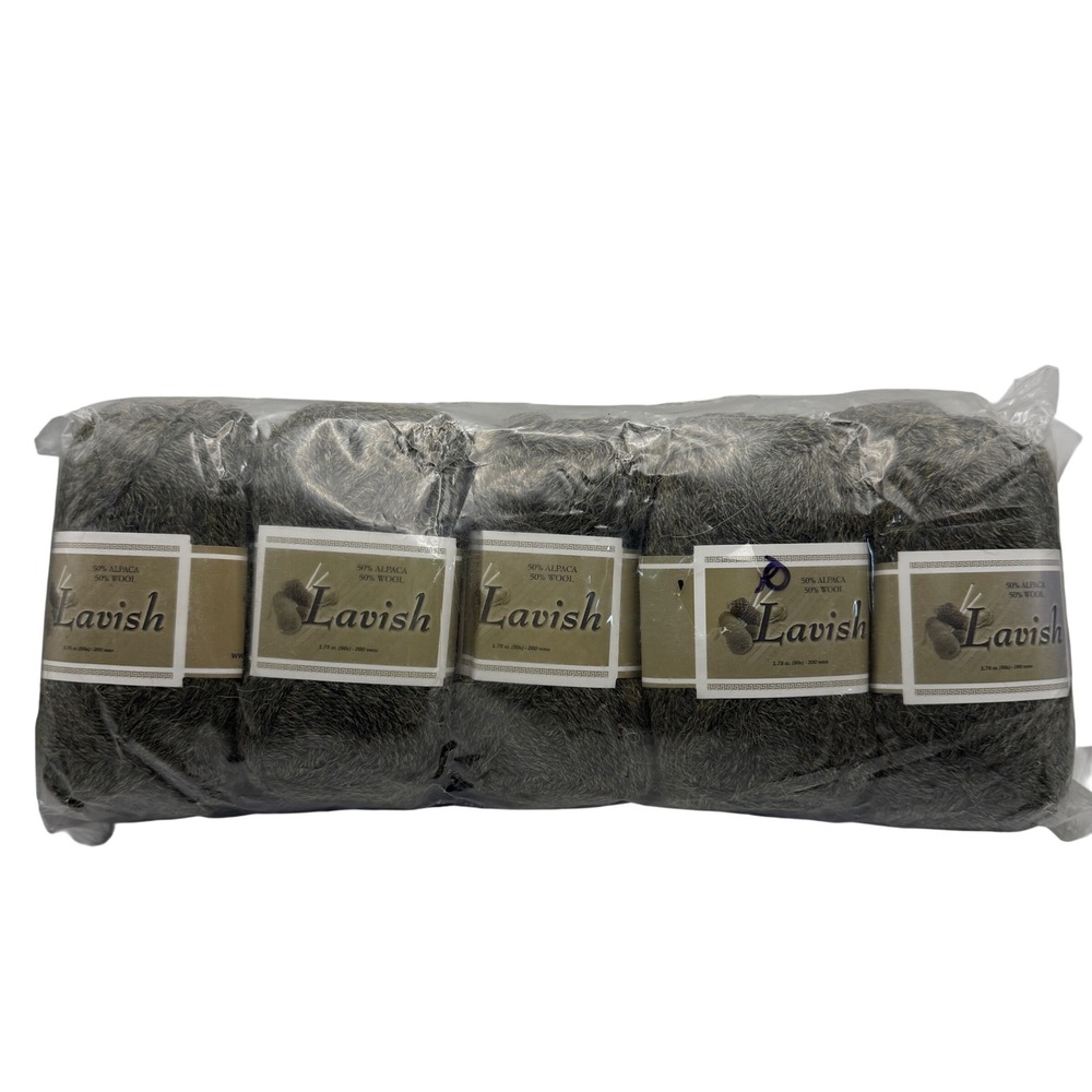 Lavish Alpaca Wool Blend Yarn 10 Skeins Color 804 Lot 7044 Green 2000 Yds Total